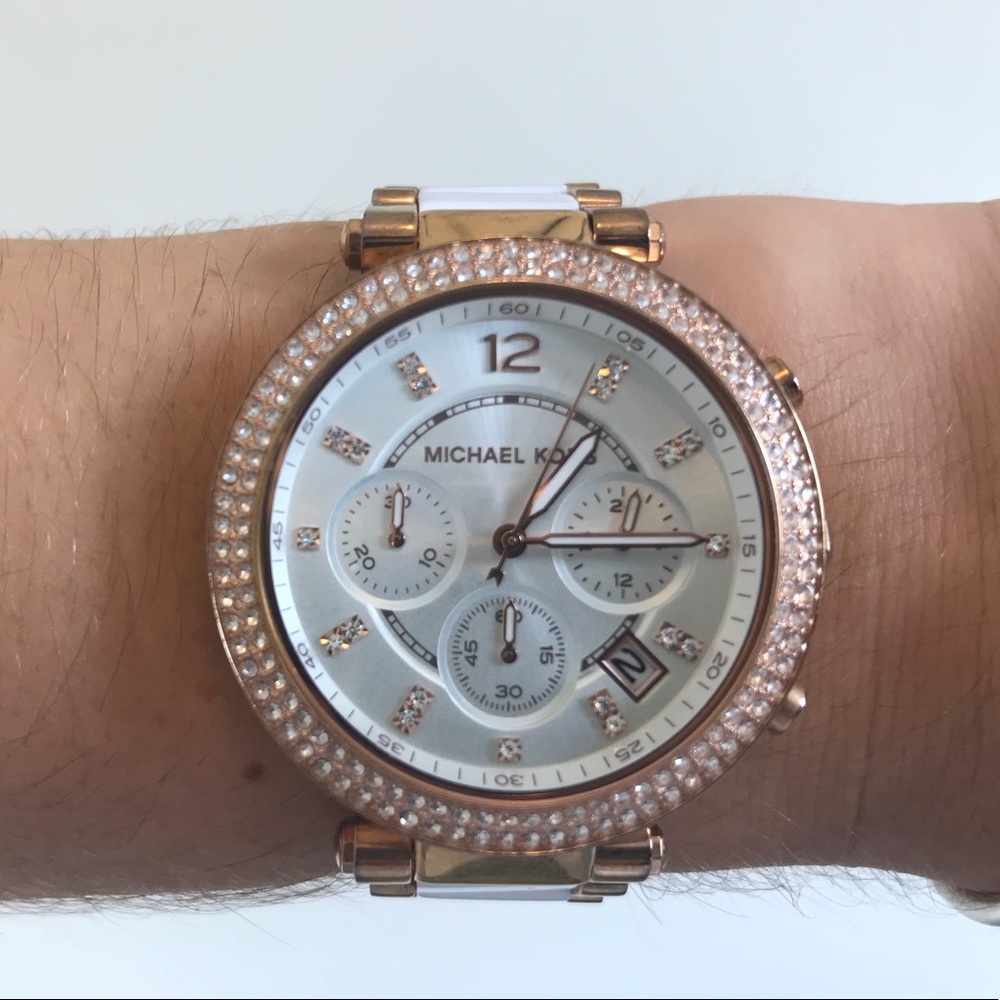 Michael Kors Rose Gold ladies watch - Picture 1 of 3